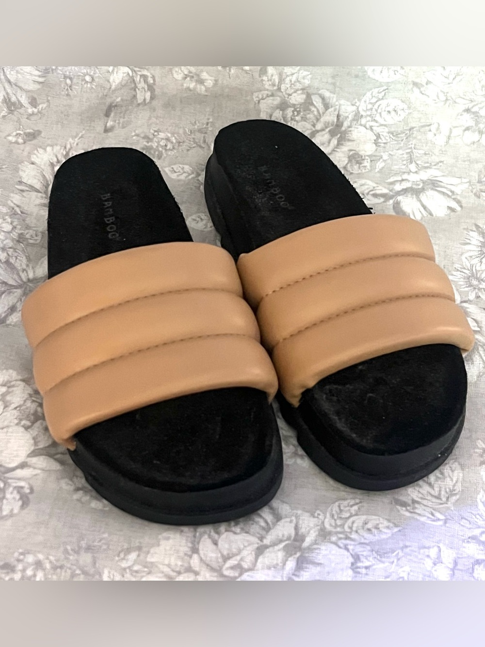 🌴 Brand New Never Worn Bamboo Size 7.5 Puffy Padded Strap Platform Slide Sandal